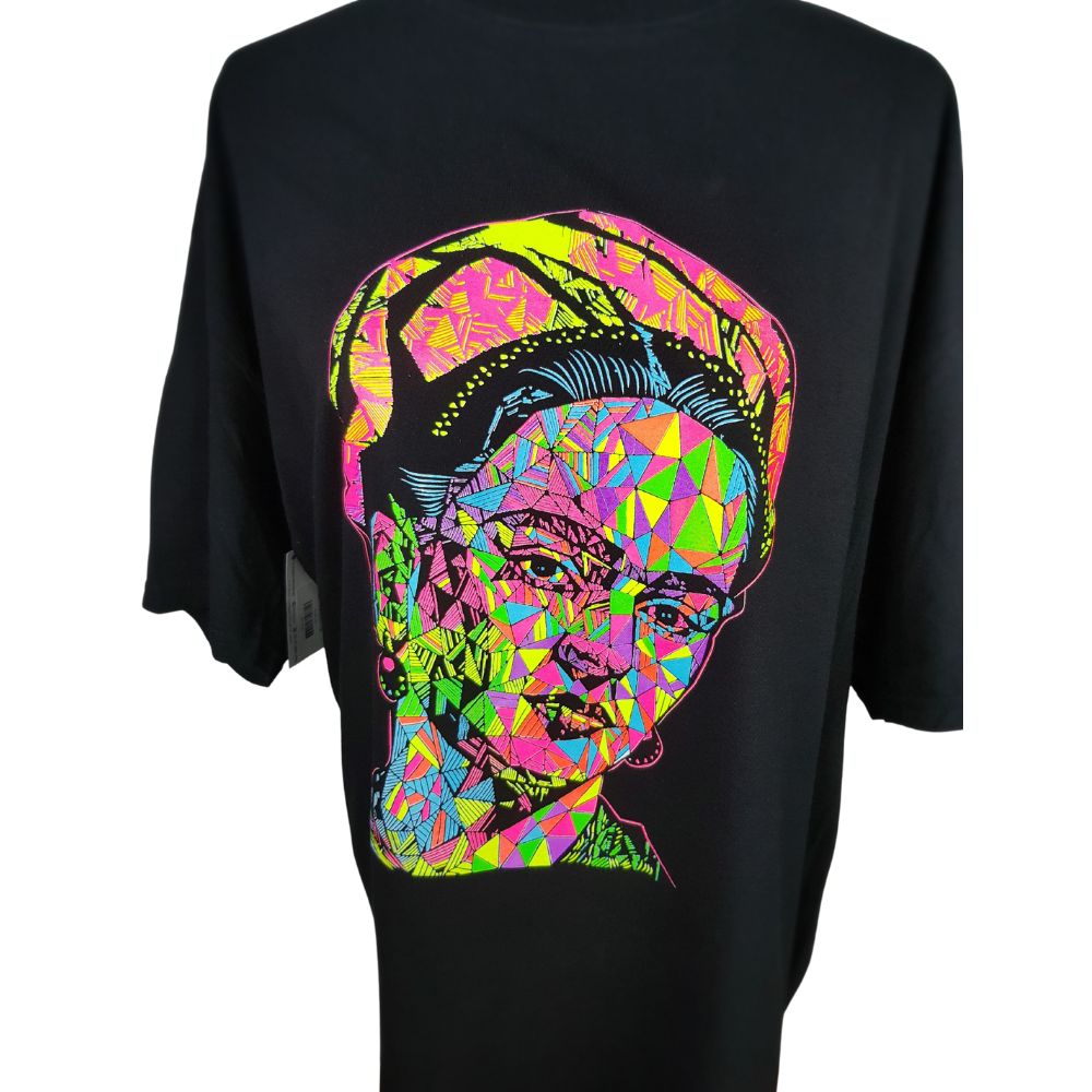 Playera estampada de Frida Kahlo en colores ne n